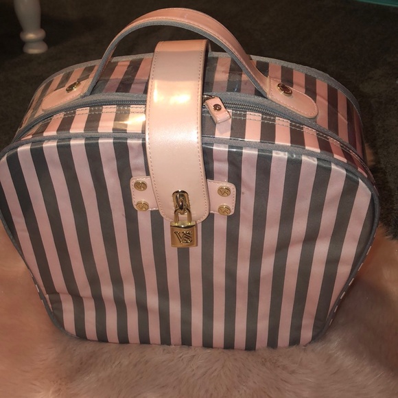 Victoria's Secret Handbags - Victoria’s Secret makeup 💄 tote/bag
